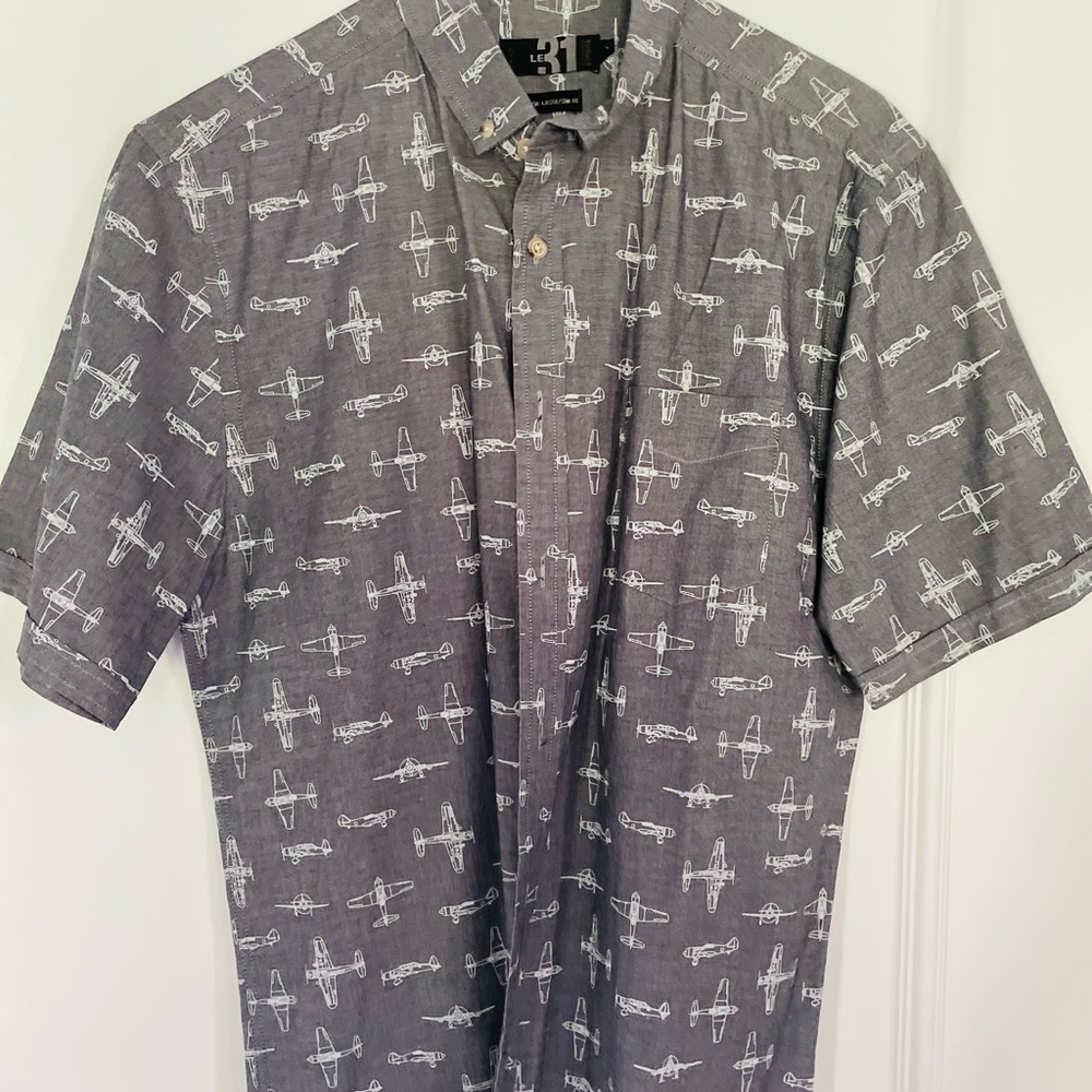 Shirt sleeve gray with planes